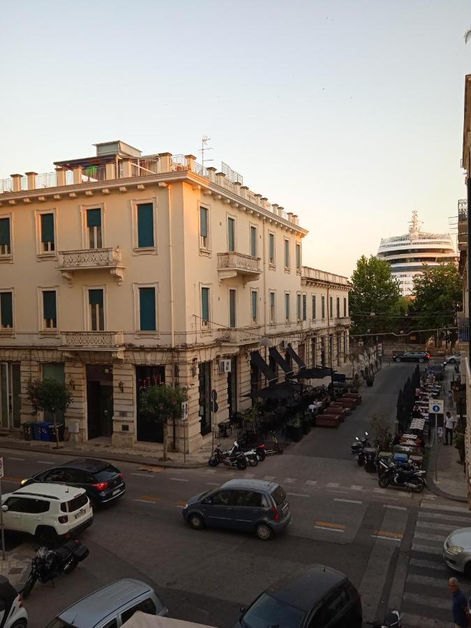 B&B Caravaggio Only 200 Metres From Ortigia Сиракуза Екстериор снимка
